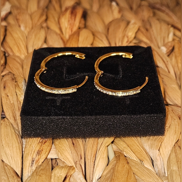 18k Yellow Gold Plated 25mm Hoop Earrings with Swarovski Crystals - Picture 5 of 5